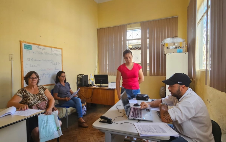 Prefeitura intermedia programa de Regularização Fundiária